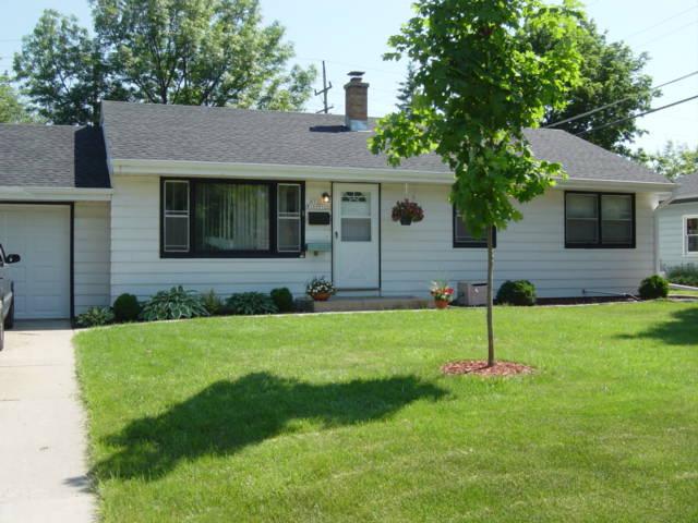 N92W16991 Roger Ave, Menomonee Falls, WI 53051
