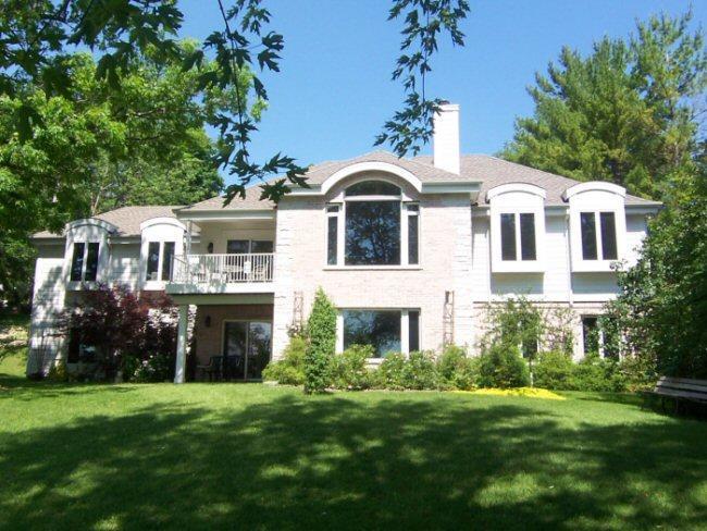 5018 Park Ln., West Bend, WI 53095