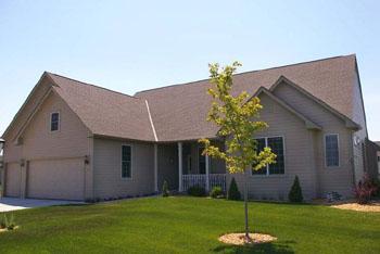 1226 Northview Dr., Oconomowoc, WI 53066