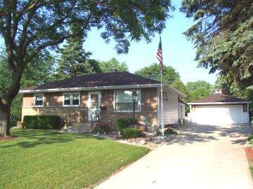 2007 Parkfield Dr., West Bend, WI 53090
