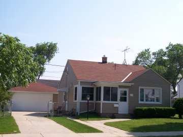 214 E Gauer Cir., Milwaukee, WI 53207