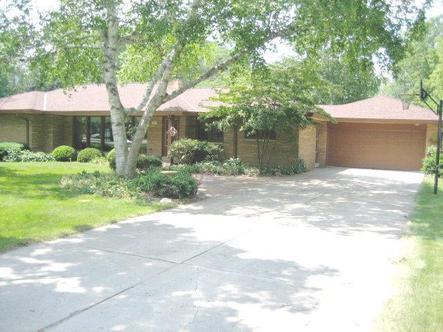 725 Terrace Dr., Elm Grove, WI 53122