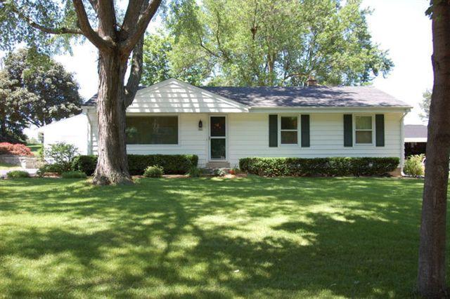 2041 N 119th St., Wauwatosa, WI 53226
