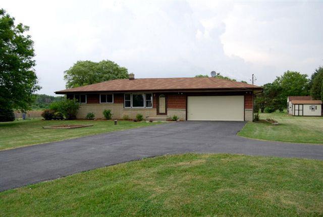 8523 Botting Rd., Caledonia, WI 53402