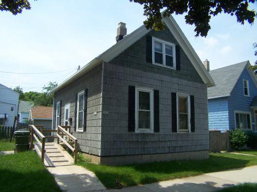 2443 S Lenox St., Milwaukee, WI 53207