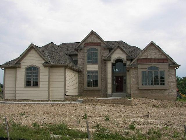 9751 W Prairie Grass Way, Franklin, WI 53132