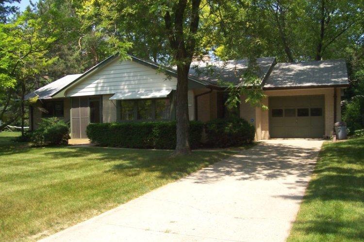 7032 N Ardara Ave., Glendale, WI 53209