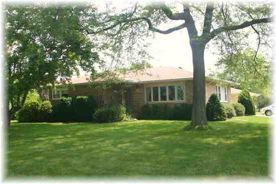 W177N5042 Roseway Ave, Menomonee Falls, WI 53051