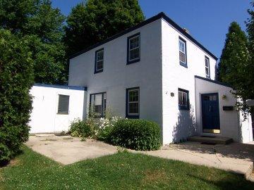 5611 Arbutus Ct, Greendale, WI 53129