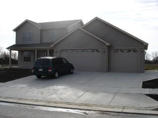 8465 Westminster Dr, Sturtevant, WI 53177