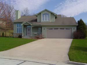 1040 Eton Ct., Hartland, WI 53029