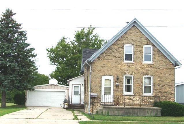 1222 S 26th St., Manitowoc, WI 54220