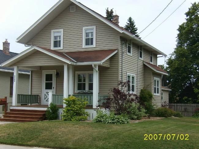 2505 Clark St., Manitowoc, WI 54220