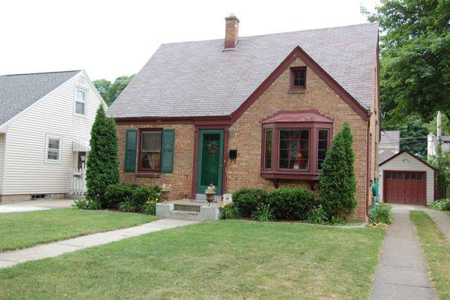 2514 N 73rd St., Wauwatosa, WI 53213