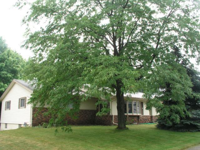 219 Babalee Ln., West Bend, WI 53090