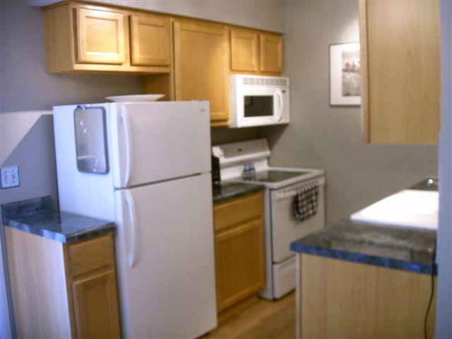 1102 Fleetfoot Dr., Waukesha, WI 53186