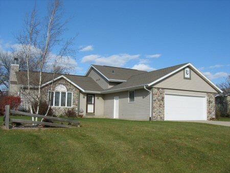 5576 Stonefield Rd., Hartford, WI 53086