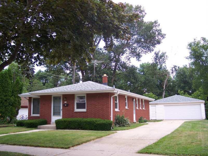 520 E Holt Ave, Milwaukee, WI 53207