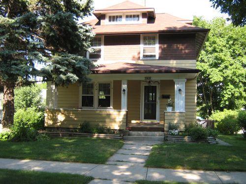 441 S 6th Ave., West Bend, WI 53095