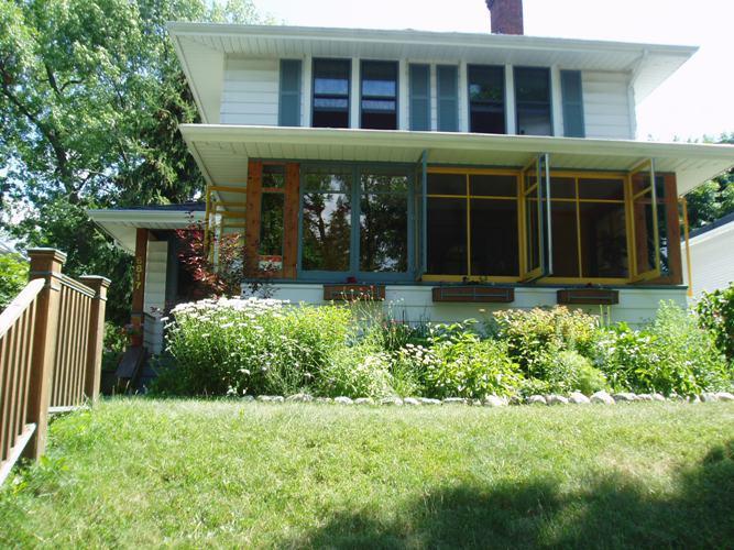 6817 W Cedar St., Wauwatosa, WI 53213