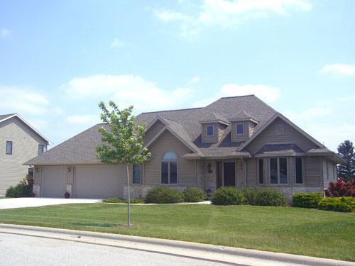 177 Maple Dr, Plymouth, WI 53073