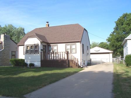 806 S 97th St., West Allis, WI 53214