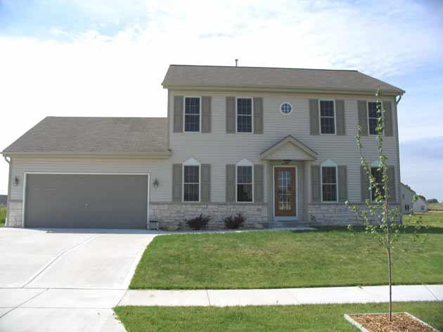 1025 Durango Dr., Hartford, WI 53027