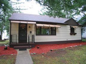 203 Maple St., Oconomowoc, WI 53066