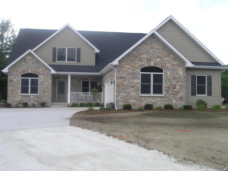 3210 Pheasant Ln., Manitowoc, WI 54220