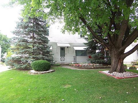 2766 S 111th St, West Allis, WI 53227