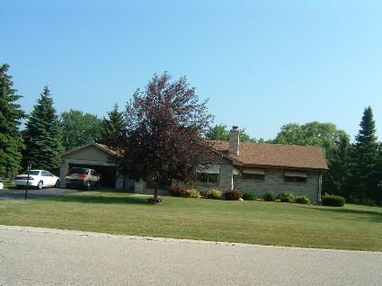 14120 Maple Ridge Rd., New Berlin, WI 53151