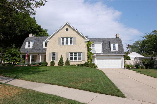 9555 Harding Blvd., Wauwatosa, WI 53226