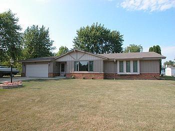 3444 W Mangold Ave., Greenfield, WI 53221