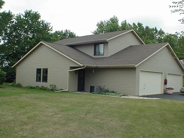 120 Tamarack Cir., Hartford, WI 53027