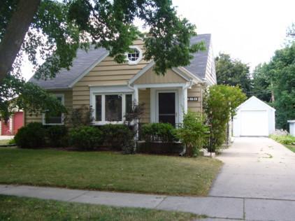414 W Wabash Ave., Waukesha, WI 53186
