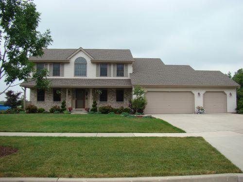 4446 W Tumble Creek, Franklin, WI 53132