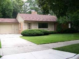 1610 Ahrens St., Manitowoc, WI 54220