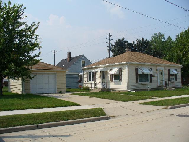 1502 S 24th St., Manitowoc, WI 54220