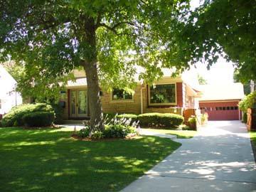 5012 W Kinnickinnic River Pkwy., Milwaukee, WI 53219