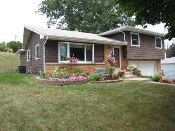 1116 Maitland Dr., Waukesha, WI 53188