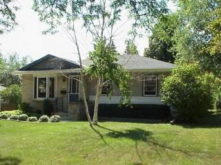 5331 Mansfield Dr., Greendale, WI 53129
