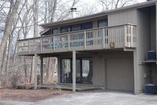 306 C Deerpath East, Fontana, WI 53125