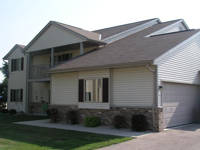 956 Roseland Dr #1, Kewaskum, WI 53040