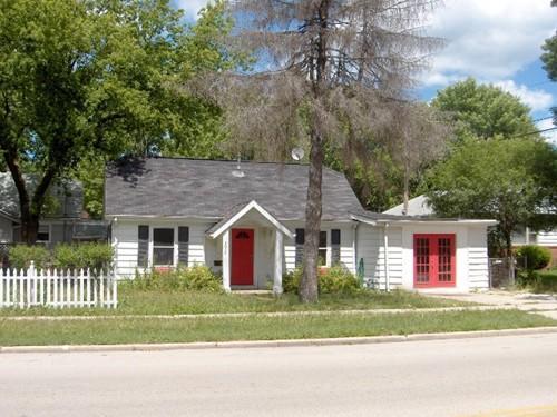 1018 W Glendale Ave., Glendale, WI 53209