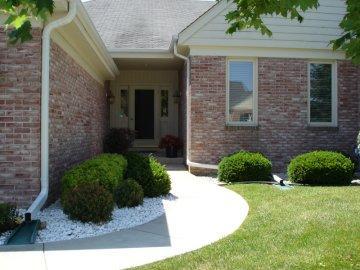 2643 W Lake Park, Mequon, WI 53092
