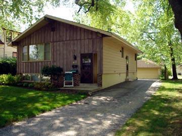 1921 Buffalo St, Waukesha, WI 53188