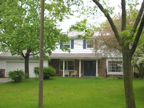 2810 N 117th St, Wauwatosa, WI 53222