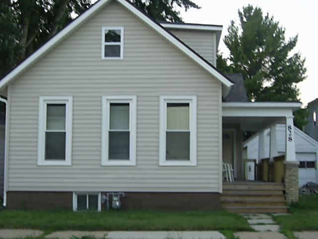 828 Yout St, Racine, WI 53402