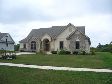 9825 W Prairie Grass Way, Franklin, WI 53132