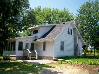 2106 Sandlake Rd., Holmen, WI 54636